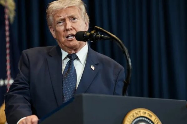 [Após ameaças, Trump adia bombardeios ao Irã e condiciona acordo a abertura do Estreito de Ormuz]