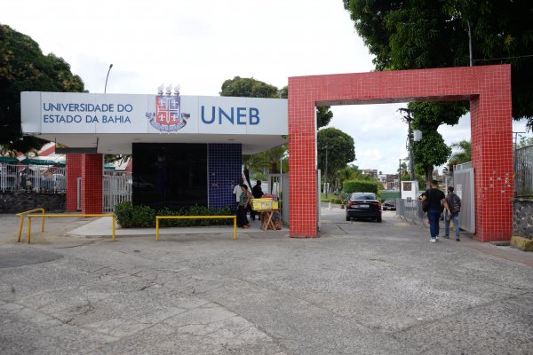 [Vídeo: Uneb suspende aulas e evacua estudantes após operação policial em campus de Salvador nesta quinta (9)]