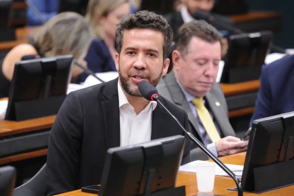 [TCU abre auditoria sobre emenda de R$ 4 milhões enviada por Janones a cidade governada por ex-namorada]