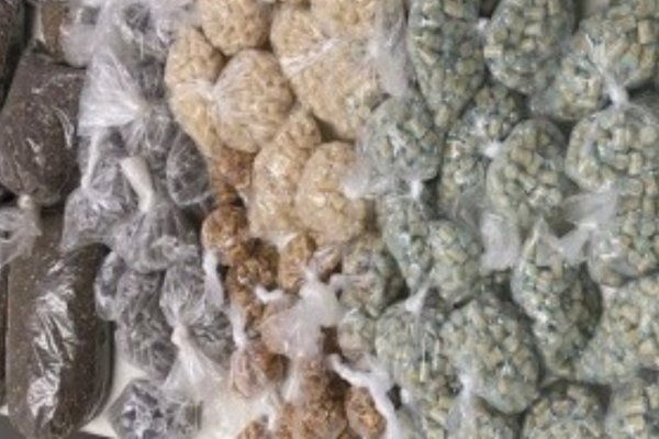 [PM apreende drogas e materiais ilícitos após troca de tiros em Alto de Coutos]