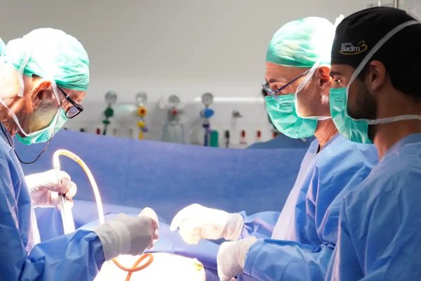 [Projeto que visa piso de R$ 13,6 mil para médicos e dentistas avança no Senado ]