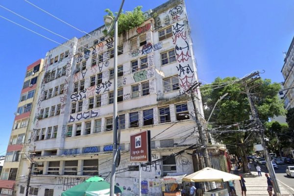 [Antigo prédio da Embasa na Av. Sete de Setembro será leiloado]