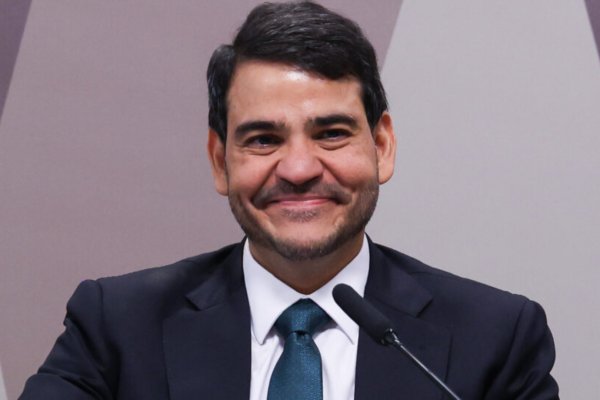 [Messias cogita deixar o governo após rejeição em sabatina, e Lula pede que ele fique]