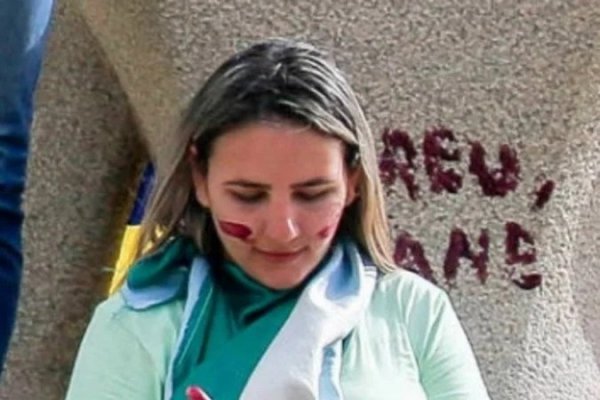 [Débora do Batom pede redução de pena após queda de veto ao PL da dosimetria]