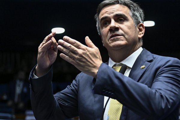 [Defesa de Ciro Nogueira diz que investigação se baseia em “mera troca de mensagens”]