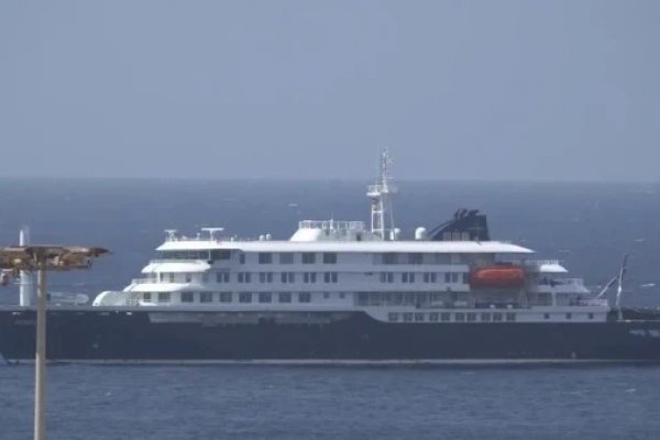 [Cruzeiro com surto de hantavírus chega na Espanha]