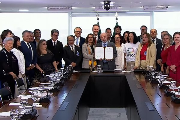 [Lula sanciona lei que cria Dia Nacional em Memória das Vítimas da Covid-19]
