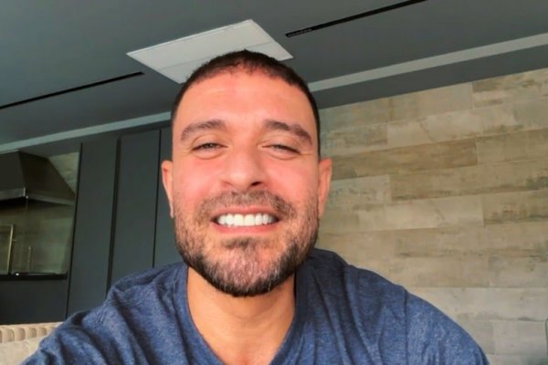 [Diogo Nogueira cancela shows e é internado após diagnóstico de laringite bacteriana grave! ]