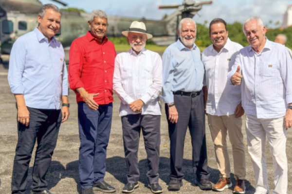 [Vídeo: Lula desembarca em Camaçari para entregar conjunto de moradias do Minha Casa, Minha Vida]