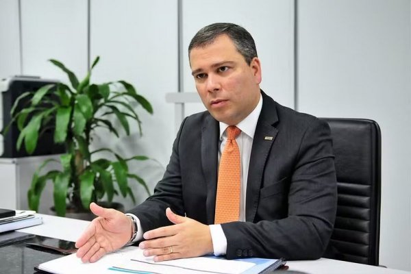 [ Caso Master: Ex-presidente do BRB, Paulo Henrique Costa, deve entregar os anexos do acordo de delação premiada em junho]