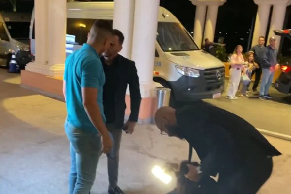 [VÍDEO: Homens são retirados de evento com Tarcísio, Flávio Bolsonaro e Guilherme Derrite: 