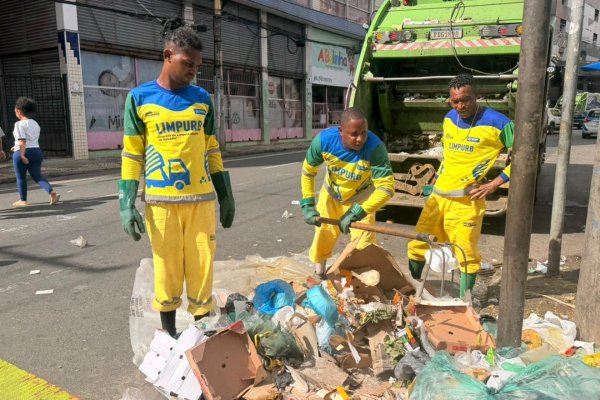 [Limpurb monta operação emergencial após paralisação de agentes de limpeza em Salvador]