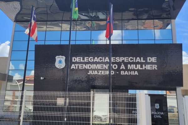 [Homem é preso em flagrante após ameaçar a mãe e danificar carro da vítima]
