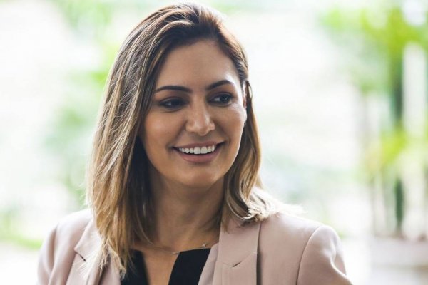 [Vídeo: Michelle Bolsonaro chama Alexandre de Moraes de 'irmão em Cristo' e faz 'profecia']