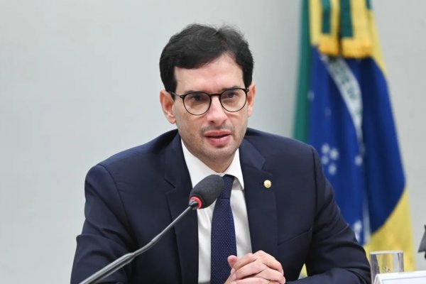 [Relator da PEC 6x1 defende que quem receber acima de R$ 16 mil não tenha limite de jornada de trabalho]