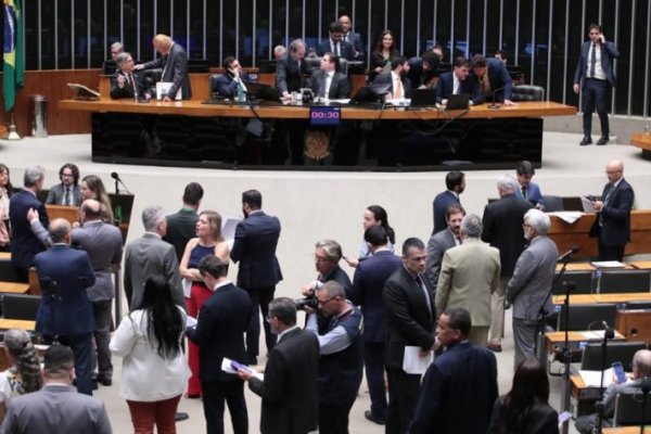 [Câmara aprova PL que impede fiscalização ambiental de tomar medidas cautelares]