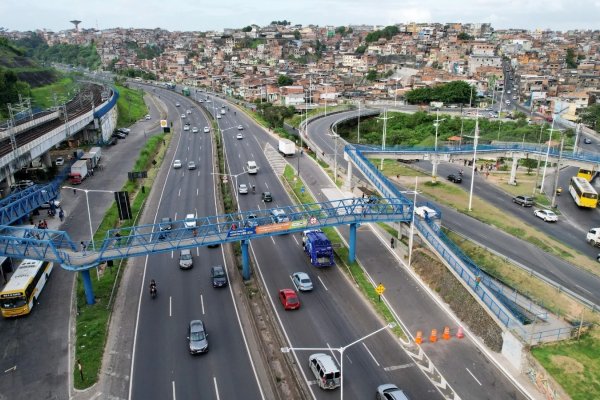 [Obras do VLT causam bloqueios em trechos da BR-324, em Salvador]