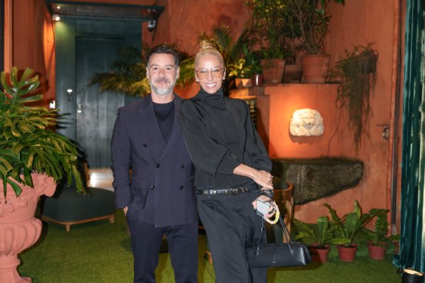 [Adriane Galisteu, Amaury Jr. e famosos prestigiam pré-lançamento de empreendimento bilionário de luxo! ]