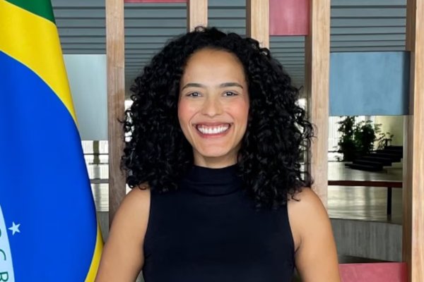 [Ex-servidora do Itamaraty busca ajuda do governo federal após exoneração]