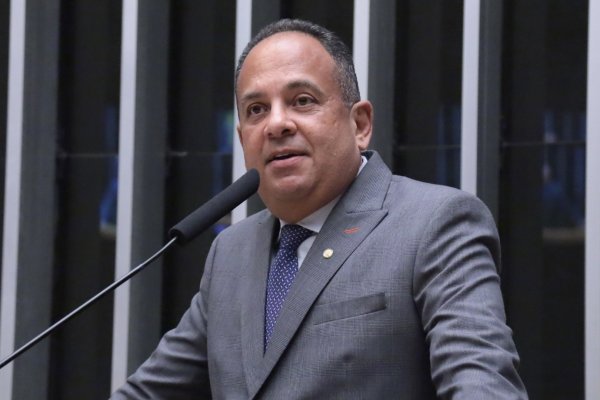 [Vídeo: Jorge Araújo explica motivo de não ter votado pelo fim da escala 6x1 no 2º turno: 
