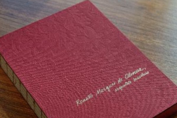 [Livro sobre o arquiteto e designer Renato Marques de Oliveira retrata seus projetos arquitetônicos!]