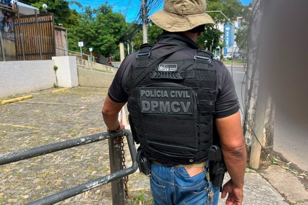 [Casal é preso por ameaçar mulher e descumprir medida protetiva em Candeias]