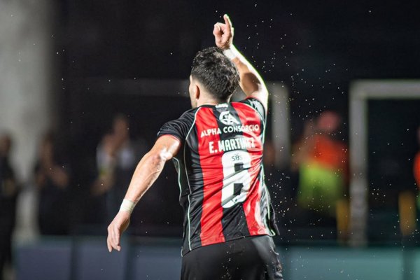 [De virada, Vitória vence o Fortaleza e conquista a Copa do Nordeste]