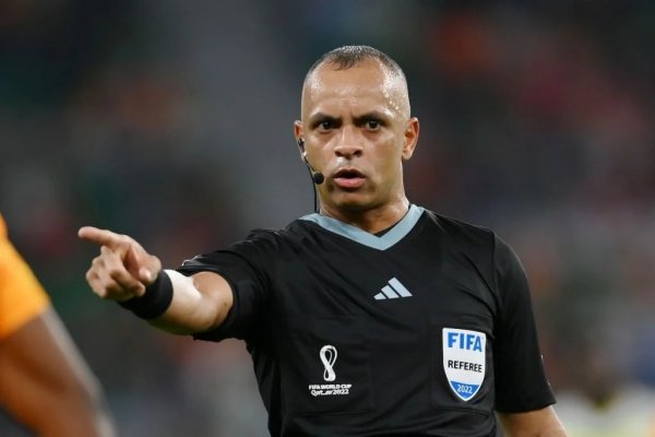 [Brasileiro Wilton Pereira Sampaio será o árbitro do jogo de abertura da Copa  ]
