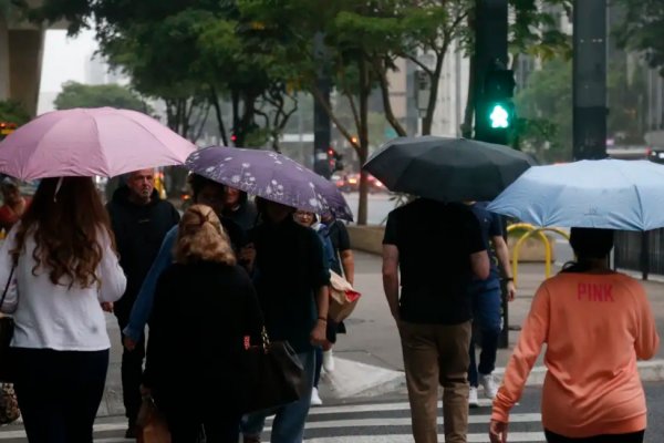 [Inmet alerta para chuvas intensas e ventos de até 100 km/h em 12 estados]
