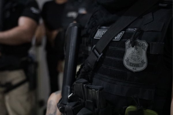 [Homem investigado por homicídio é preso após confronto com policiais no interior baiano ]