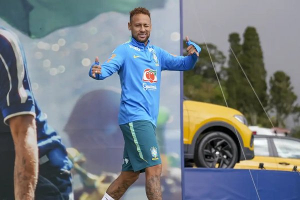 [Neymar deve seguir fora contra o Haiti e Seleção evita acelerar recuperação]