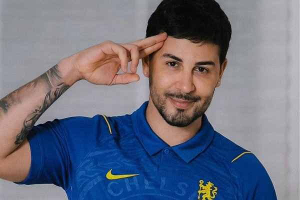 [Carlinhos Maia vira garoto-propaganda do Chelsea e é criticado nas redes]