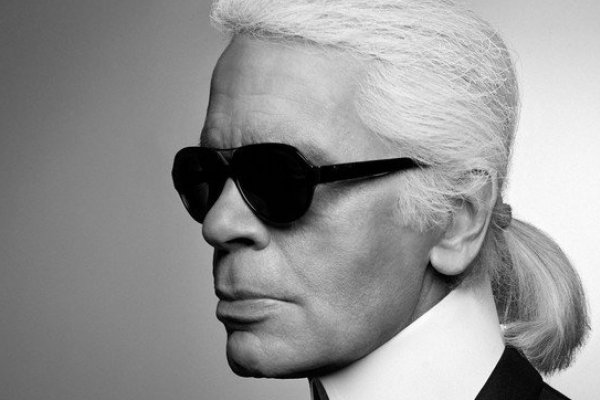 [Esboços raros de Karl Lagerfeld serão leiloados a partir de 1 euro! ]