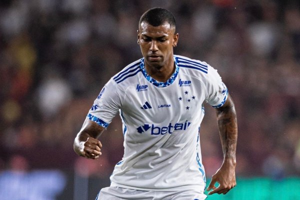 [Vitória encaminha empréstimo de Walace, do Cruzeiro ]
