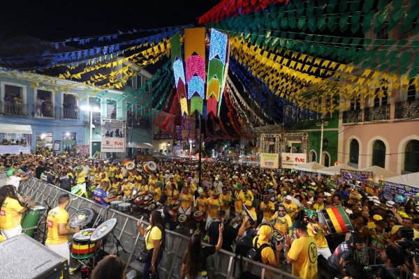 [São João da Bahia bate recorde e movimenta R$ 2,5 bilhões]