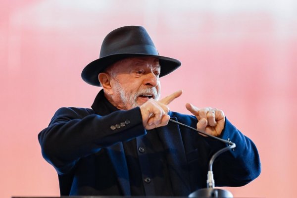 [Vídeo: Lula defende plano de defesa para o Brasil e diz que mundo está 'cheio de maluco']