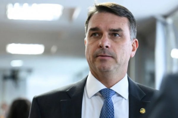 [Flávio reforça expectativa de mulher na chapa e diz querer vice qualificada e disposta a colaborar]