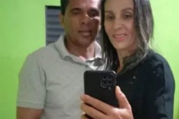 [Mulher é morta a tiros pelo ex-companheiro dentro de ônibus]