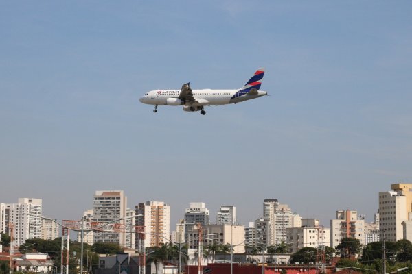 [Latam terá de pagar R$ 10 mil a passageira com câncer que perdeu voo para tratamento]