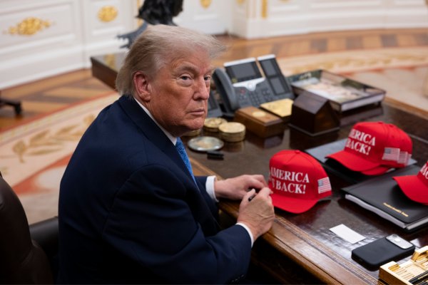 [Trump oferece apoio a Putin para buscar fim da guerra na Ucrânia]