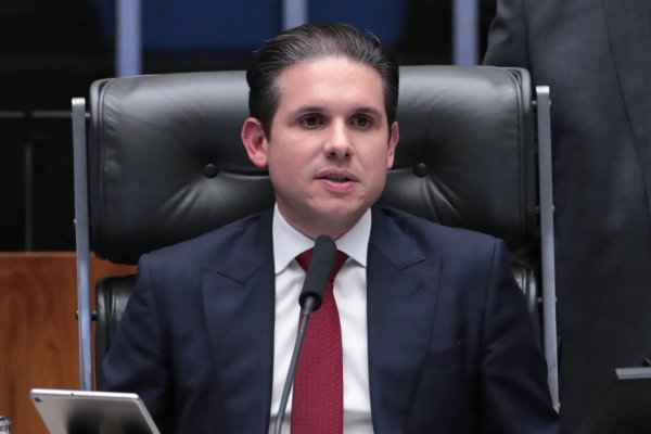 [Hugo Motta cria comissão especial para debater redução da maioridade penal na Câmara]