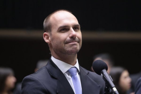[Defensoria pede redução da pena de Eduardo Bolsonaro alegando 