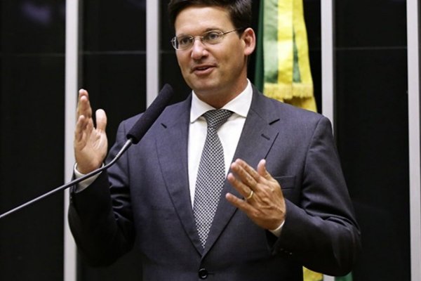 [Roma cobra reação do PT à violência e diz que alinhamento com Lula não trouxe resultados na Bahia]