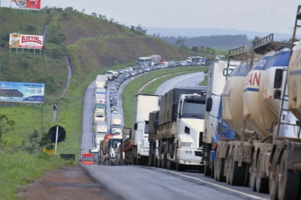 [Caminhoneiros ameaçam greve nacional se Senado não votar MP do piso do frete]