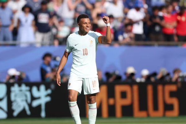 [Mbappé assume liderança da artilharia da Copa e leva vantagem sobre Messi]