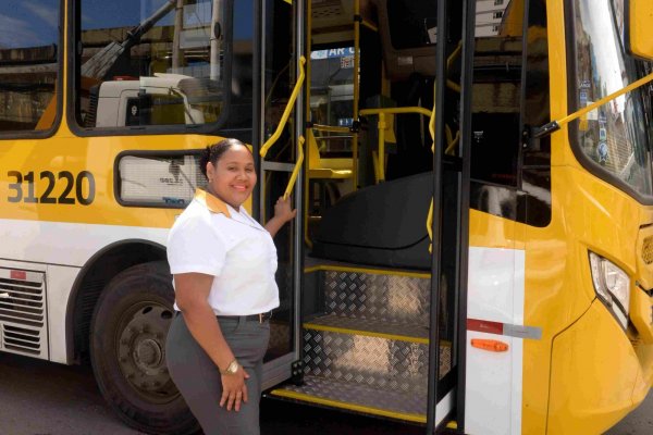 [Salvador terá linhas de ônibus operadas exclusivamente por mulheres na Copa do Mundo Feminina 2027]