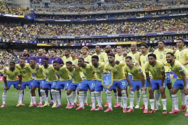 [Projeto de Lei propõe que apenas jogadores e técnicos que atuam no Brasil defendam a Seleção]