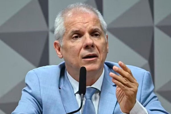 [PF indicia ex-presidente do INSS e outras 47 pessoas por esquema de descontos indevidos]