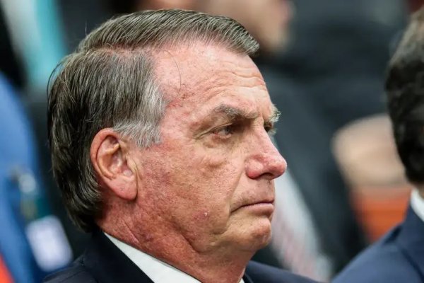 [Jair Bolsonaro diz ao STF que não sabia que Flávio publicaria carta nas redes]