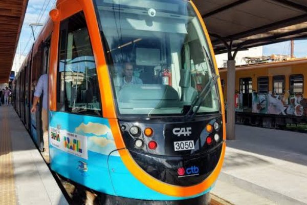 [VLT de Salvador terá viagens gratuitas aos sábados durante fase de testes]